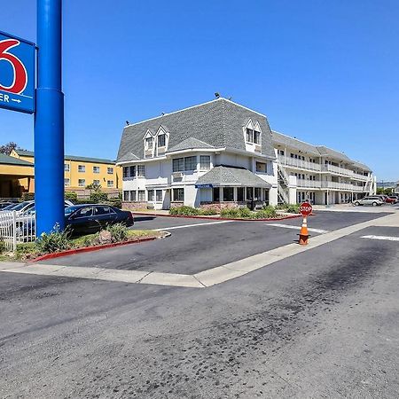 Motel 6-Oakland, Ca - Airport Eksteriør billede