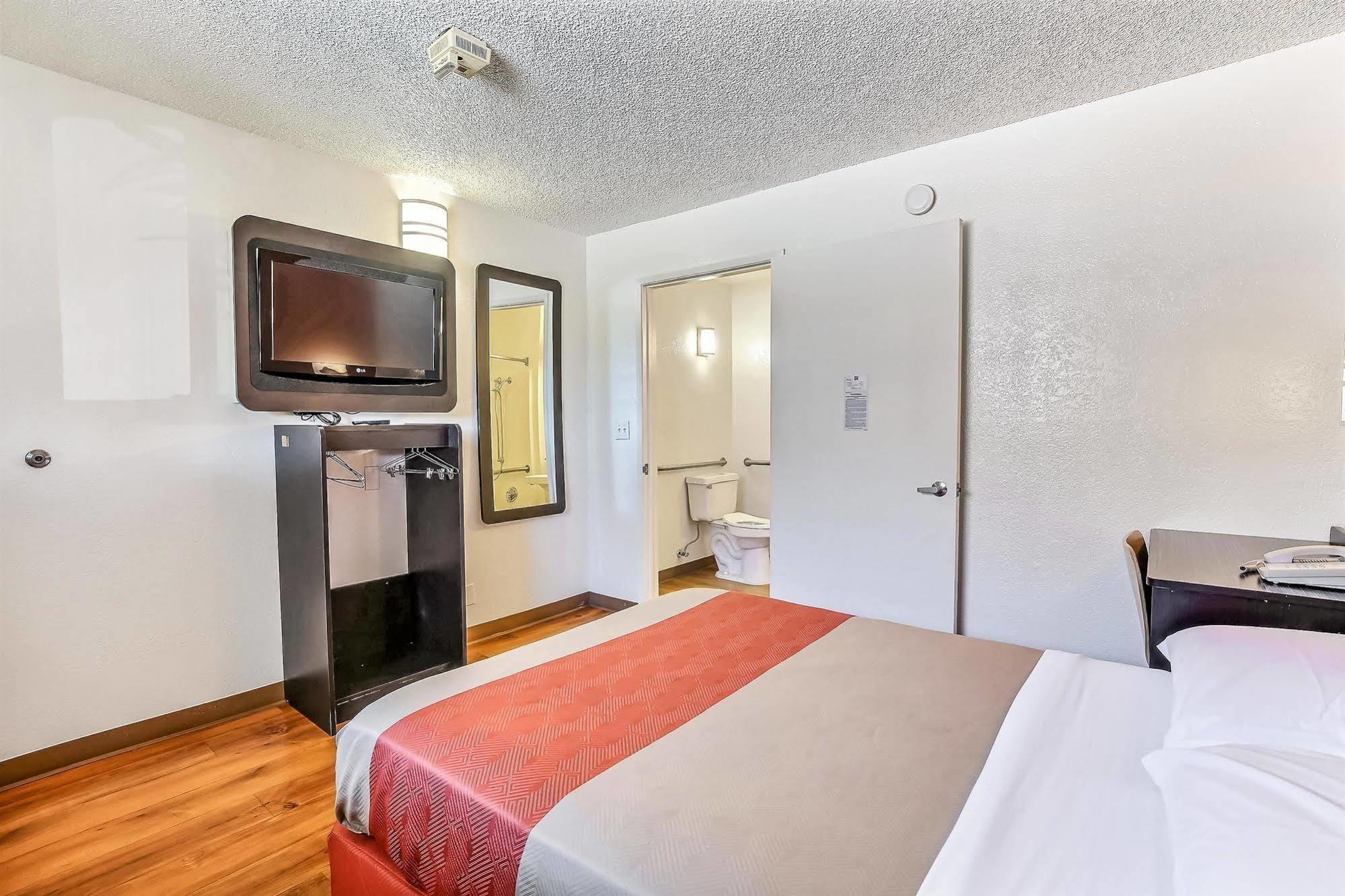 Motel 6-Oakland, Ca - Airport Eksteriør billede
