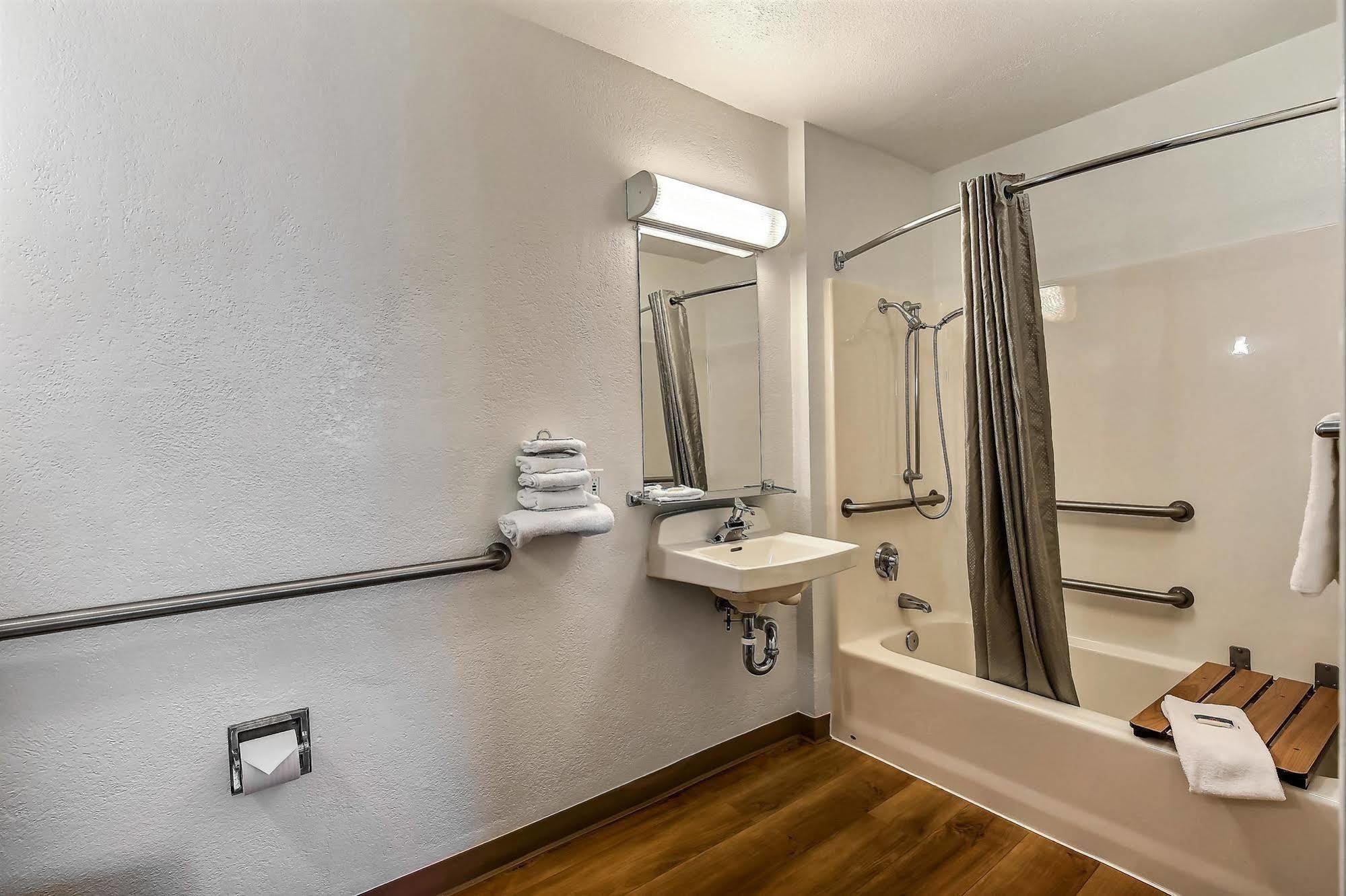 Motel 6-Oakland, Ca - Airport Eksteriør billede