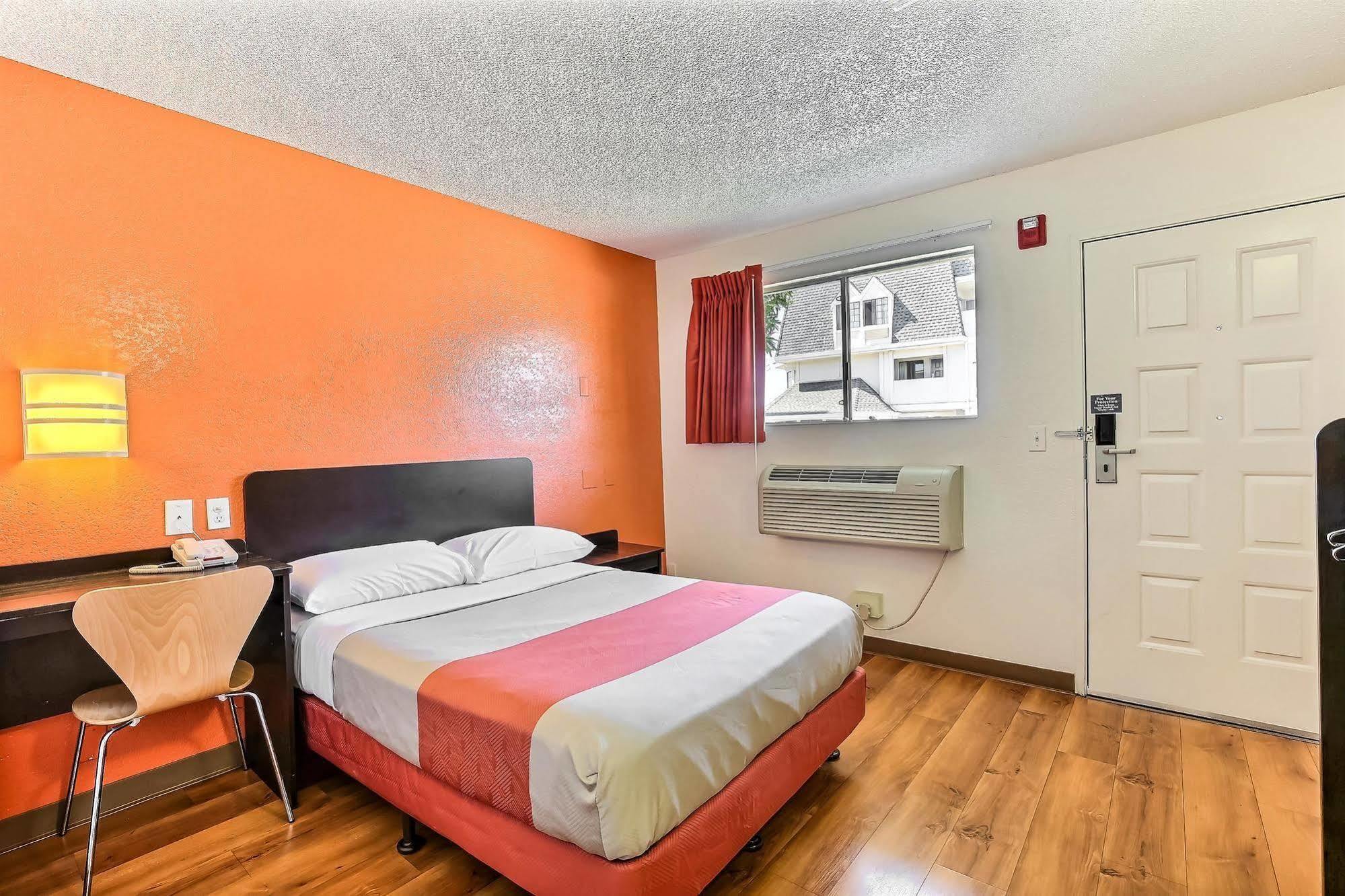 Motel 6-Oakland, Ca - Airport Eksteriør billede